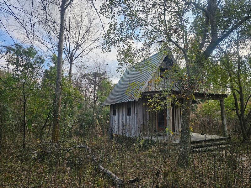 Ruins, Kiosk, and Cemeteries