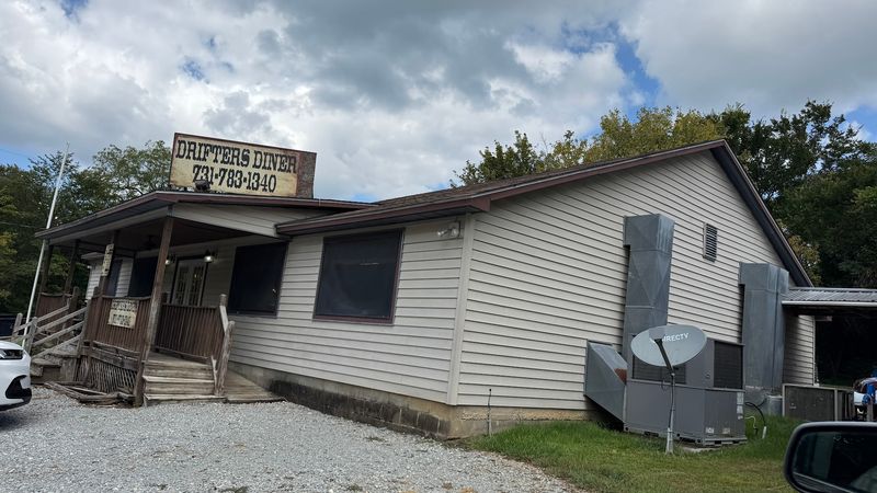 Drifter's Diner, Lavinia