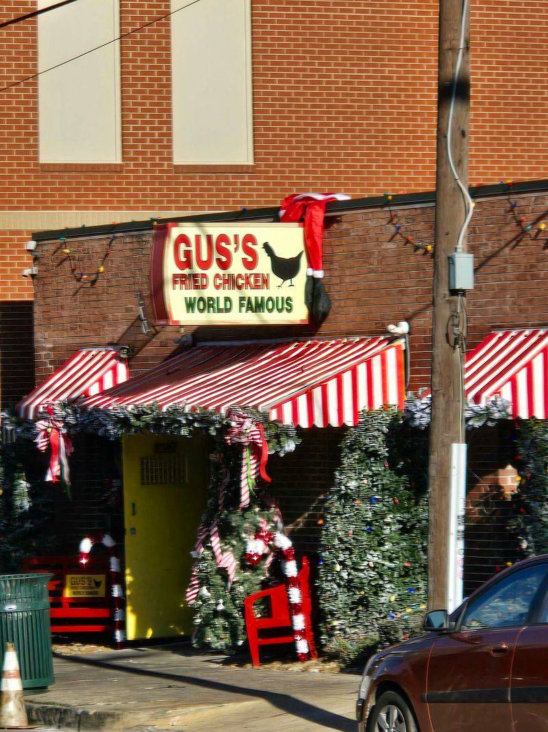Gus's World Famous Fried Chicken (Memphis)
