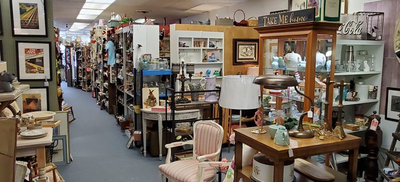 Four Seasons Vintage Decor & More