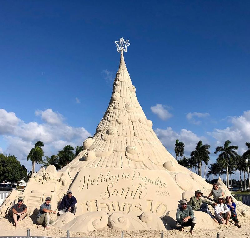 Sand-Sculpture Holiday Displays