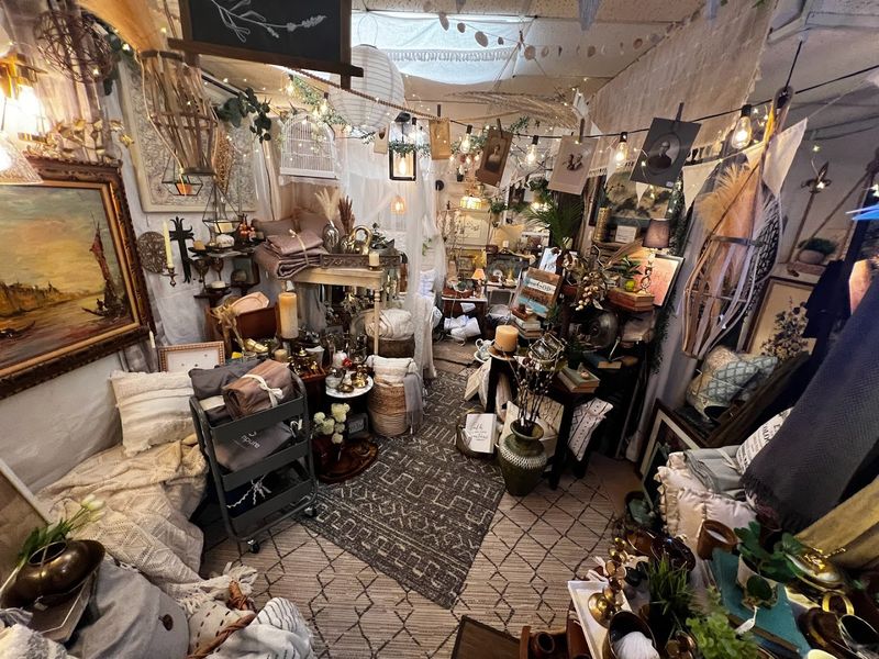 Yesterday's Treasures Today Marketplace (Dickson)