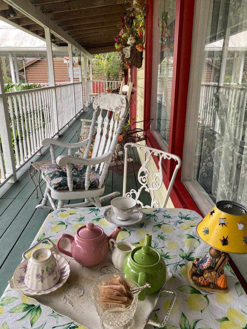 The Tilted Teacup Tea Room & Boutique (Brooksville)