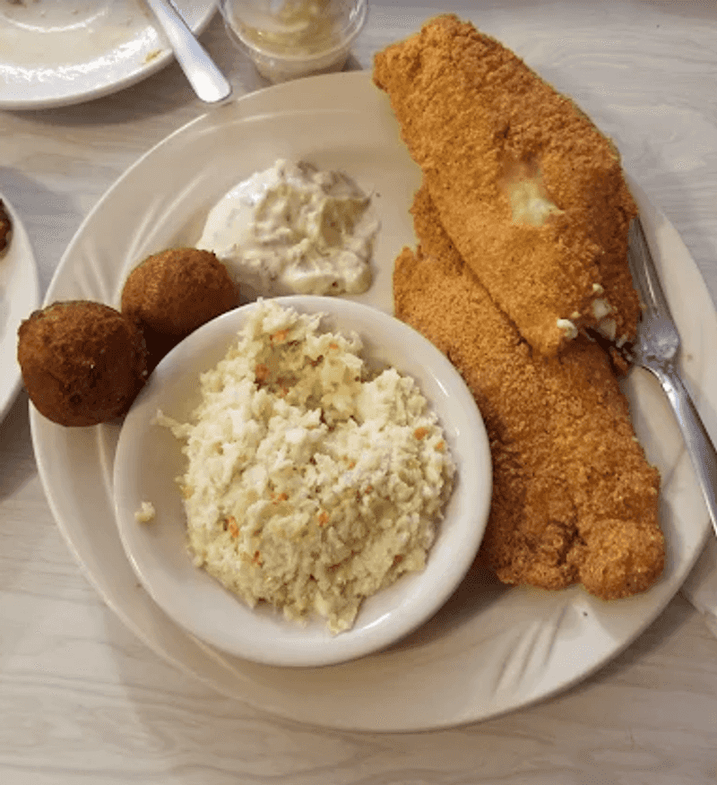 Bozo’s Hot Pit Bar-B-Q (Mason)