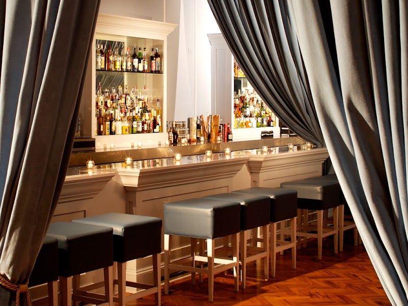 Dine at The Violet Hour's Hidden Speakeasy Vibe