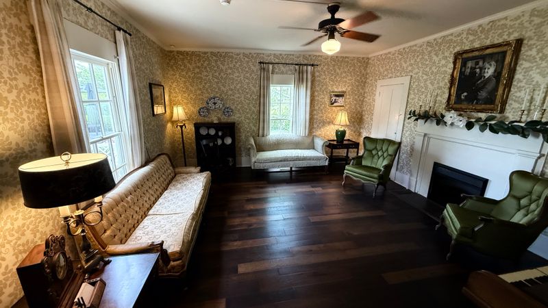 What Makes Dining Here Such a Unique Experience