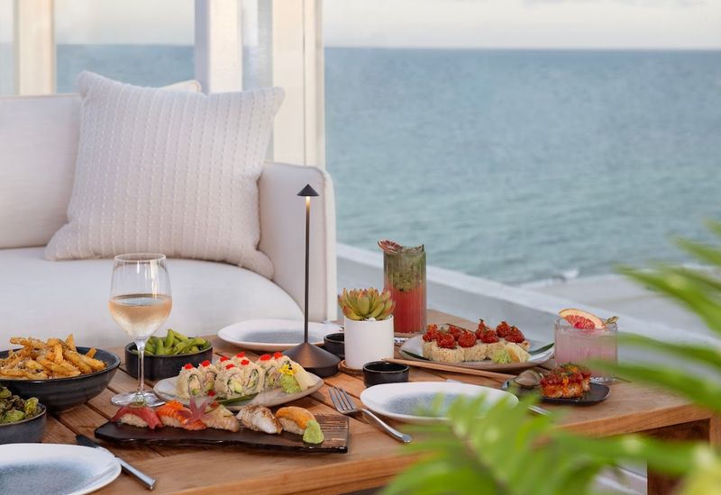 Watr at the 1 Rooftop (Miami Beach)