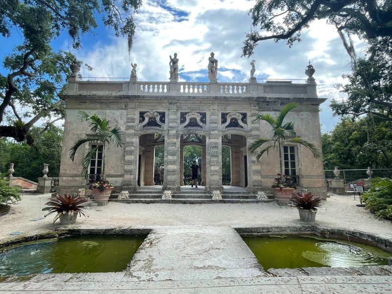 A Timeless Escape Within a Modern City