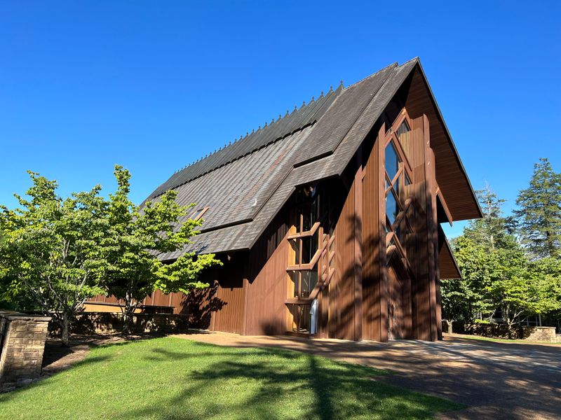 Small-Town Warmth You Can Feel Instantly