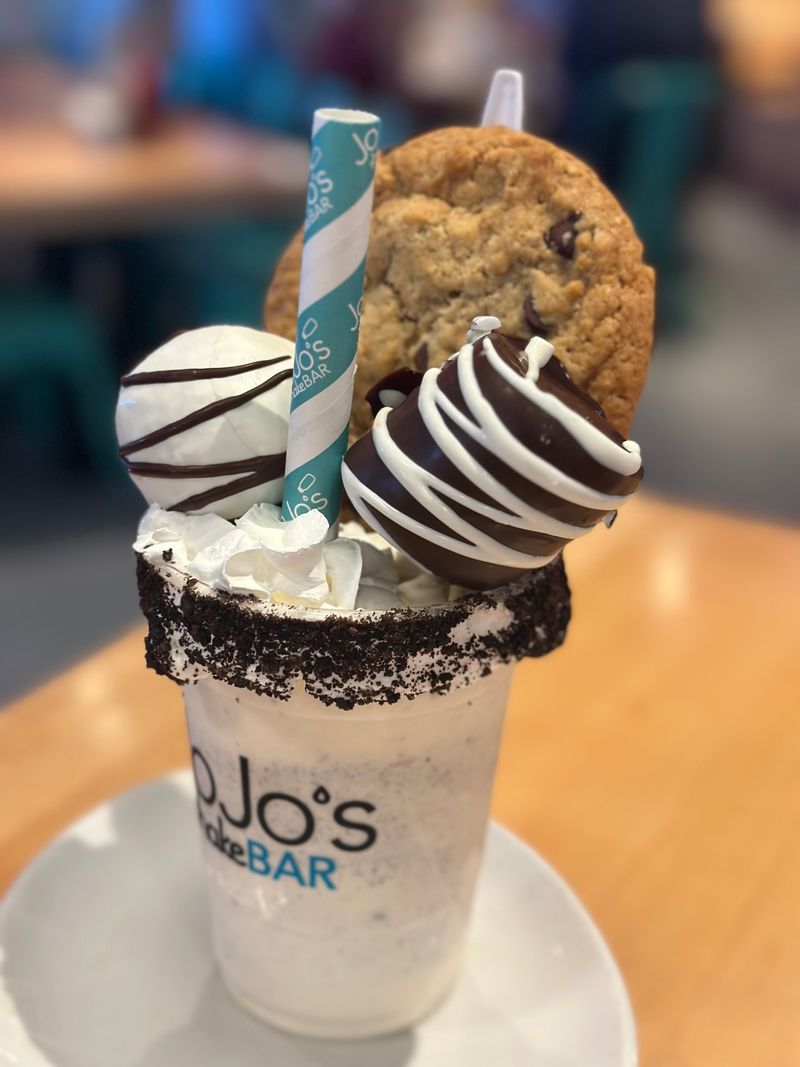 The Gigantic Shakes Everyone Comes for