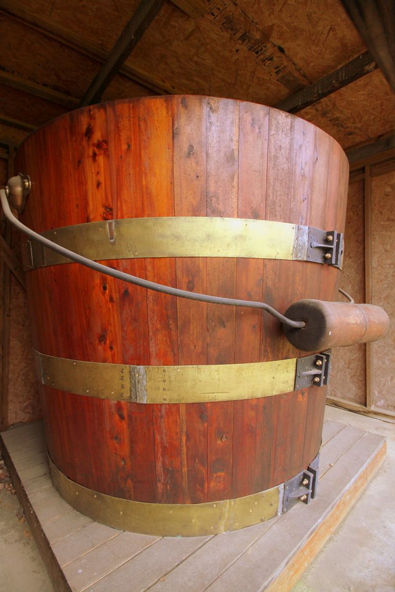 World’s Largest Cedar Bucket (Murfreesboro)