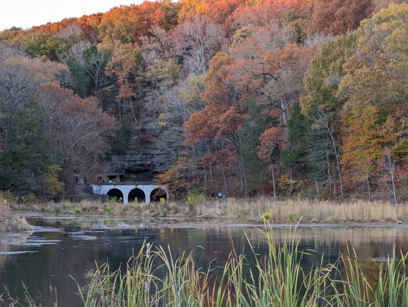 Dunbar Cave State Park (Clarksville)