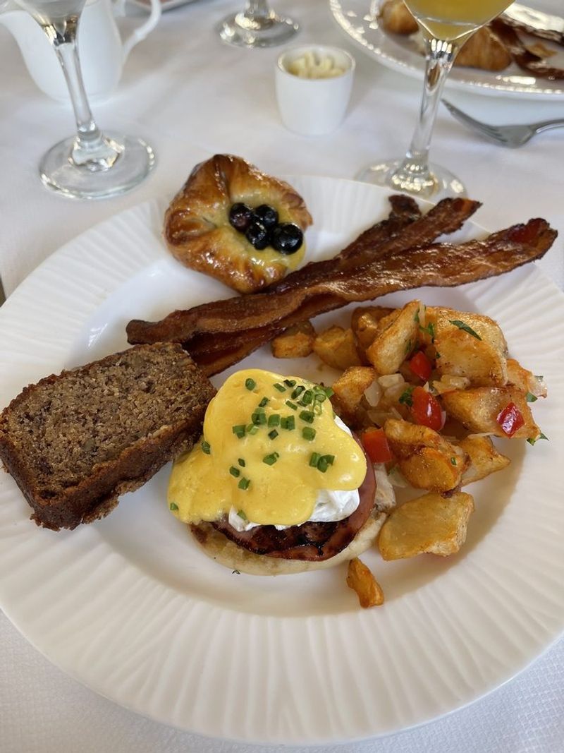 Classic Comforts: Eggs, Waffles, and Bacon Done Right