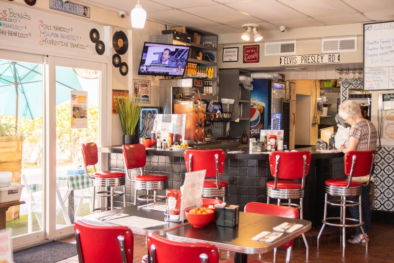 An Elvis-Themed Atmosphere You Can't Miss