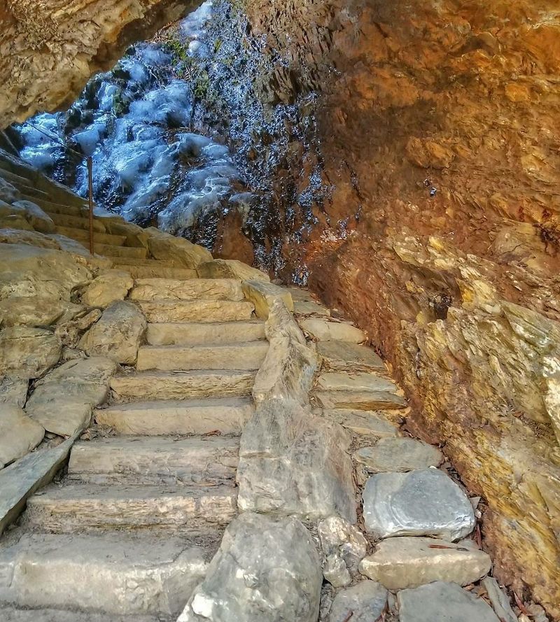 Hike to Alum Cave Bluffs