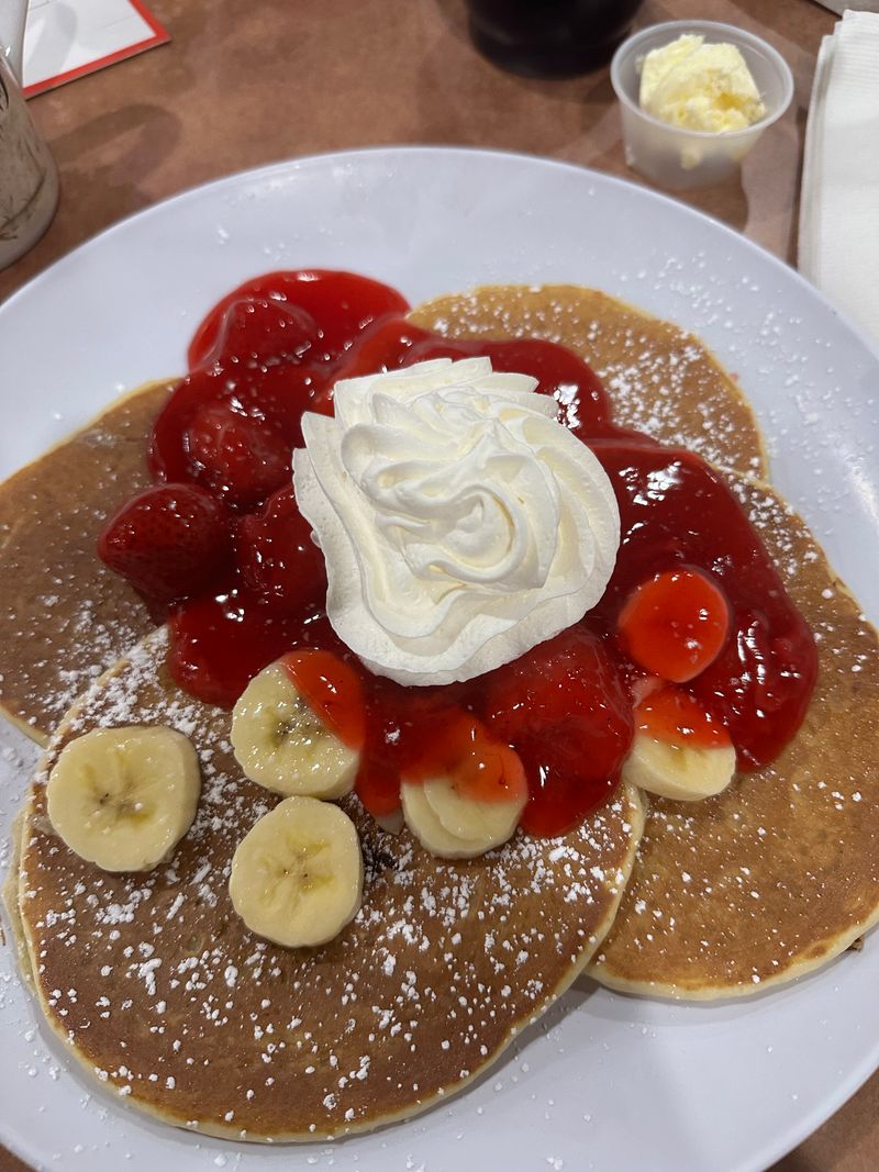 Sawyer’s Farmhouse Breakfast (Pigeon Forge, TN)