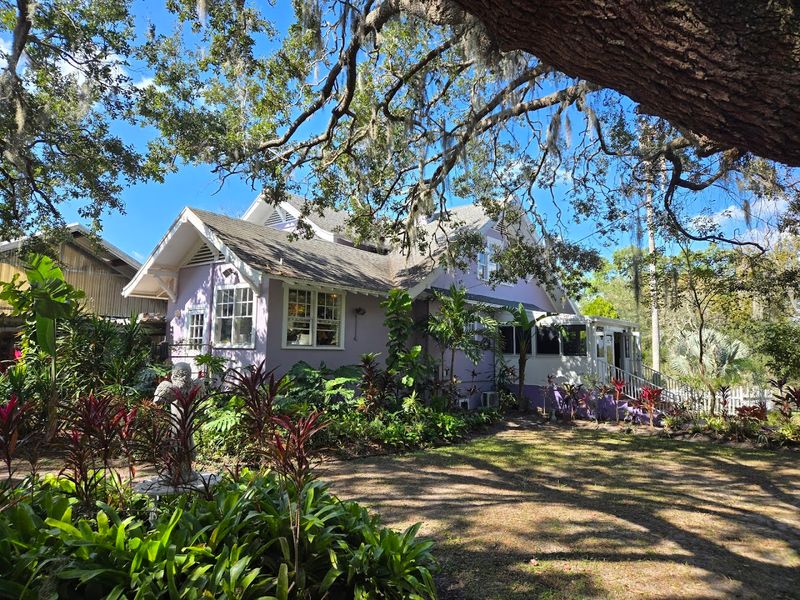 Lavender ’n Lace Tearoom (Lake Alfred)