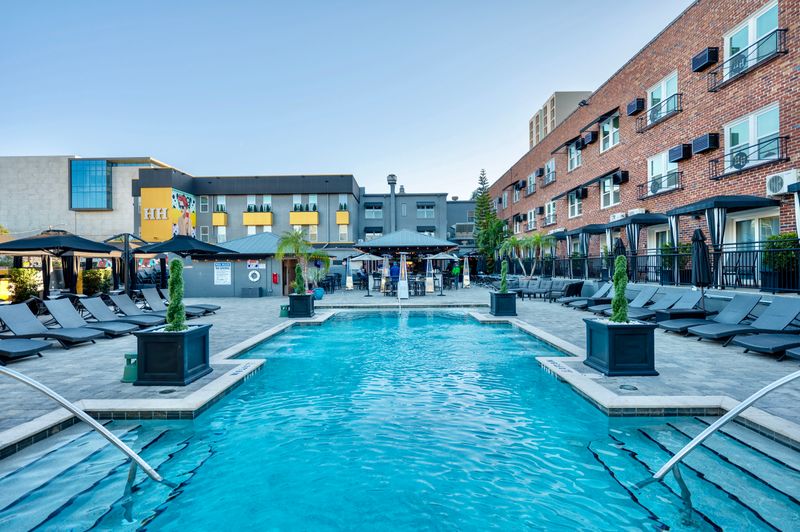 Hollander Hotel (St. Petersburg)