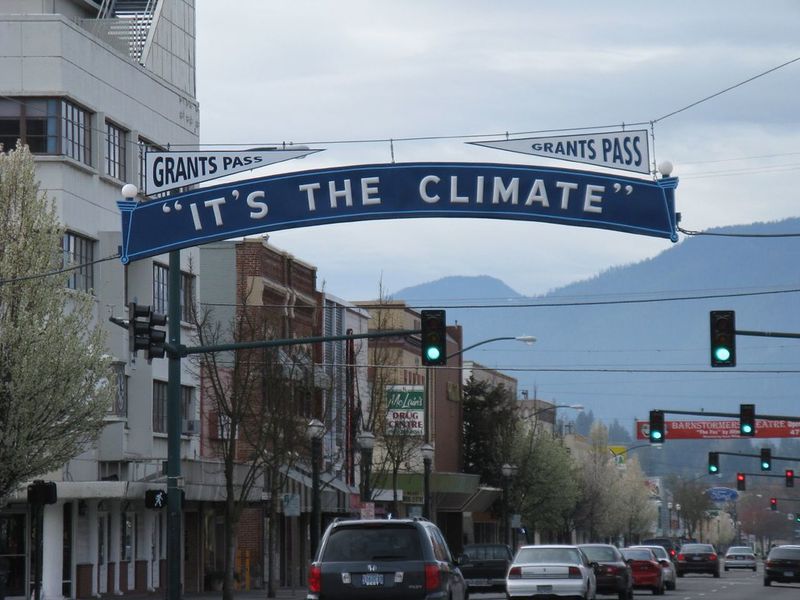 Grants Pass: The Rogue River Gateway