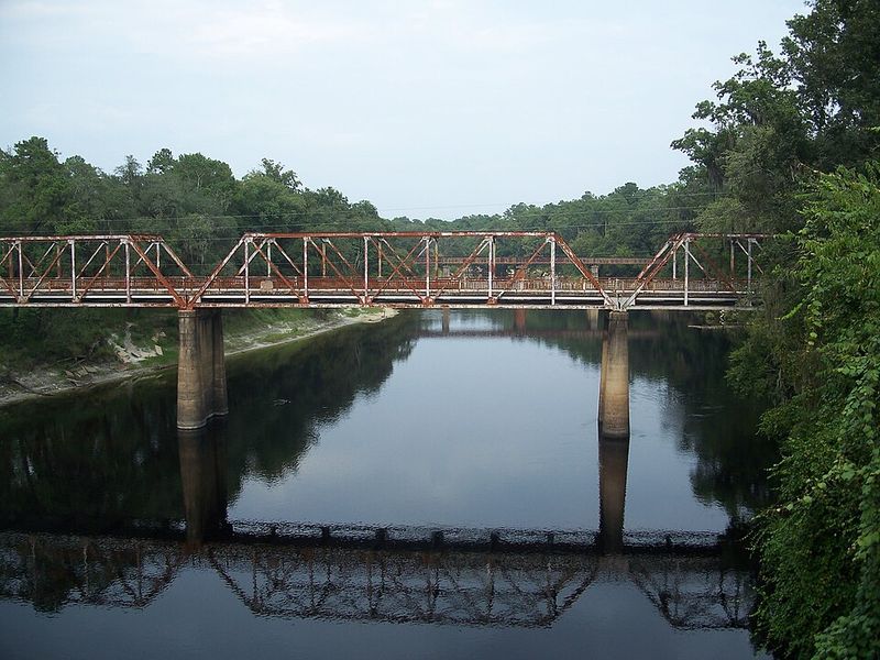 The Two-Rivers Setting That Makes This Ghost Town Extra Eerie