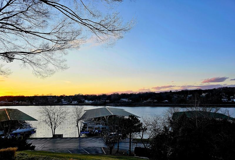 Planning Your Visit to Lakeside Tavern