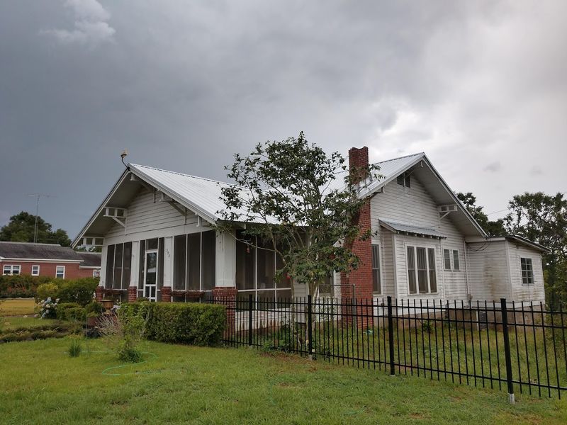 How to Land an $850 Lease Here