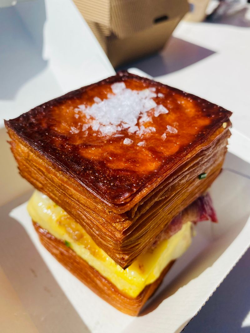 Bennys and the Famous Cube