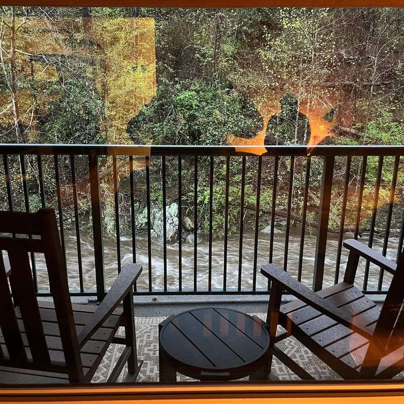 Historic Rocky Waters Inn