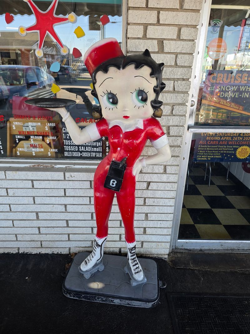 The Story Behind This Beloved Lebanon Diner