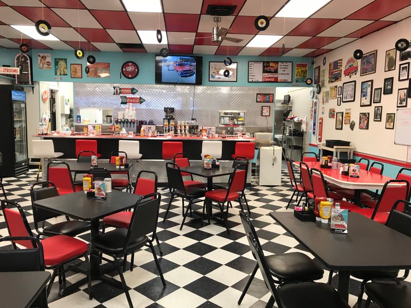 Bobby Gee's Diner, McKenzie