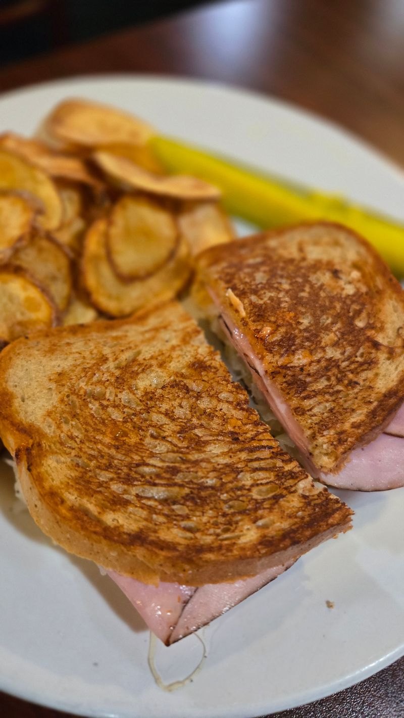 Brie And Berry Grilled Cheese Legend