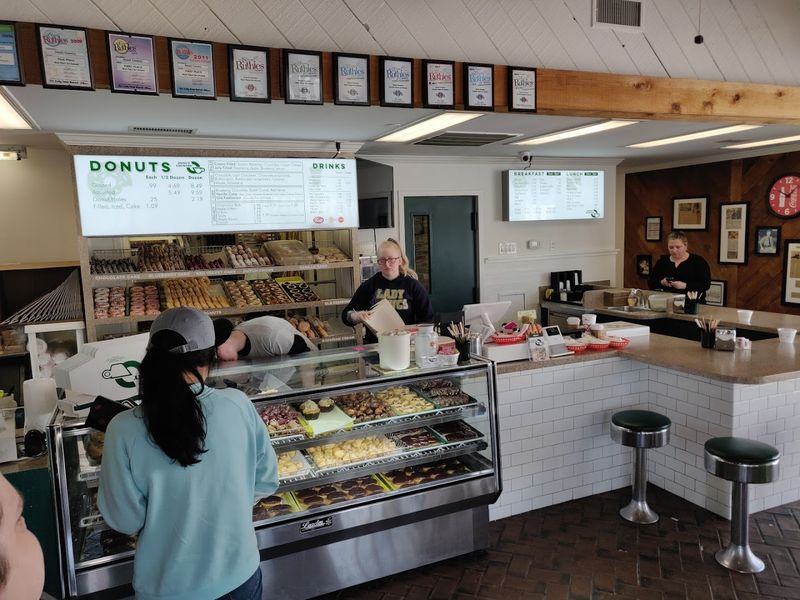 Donut Country &mdash; Murfreesboro