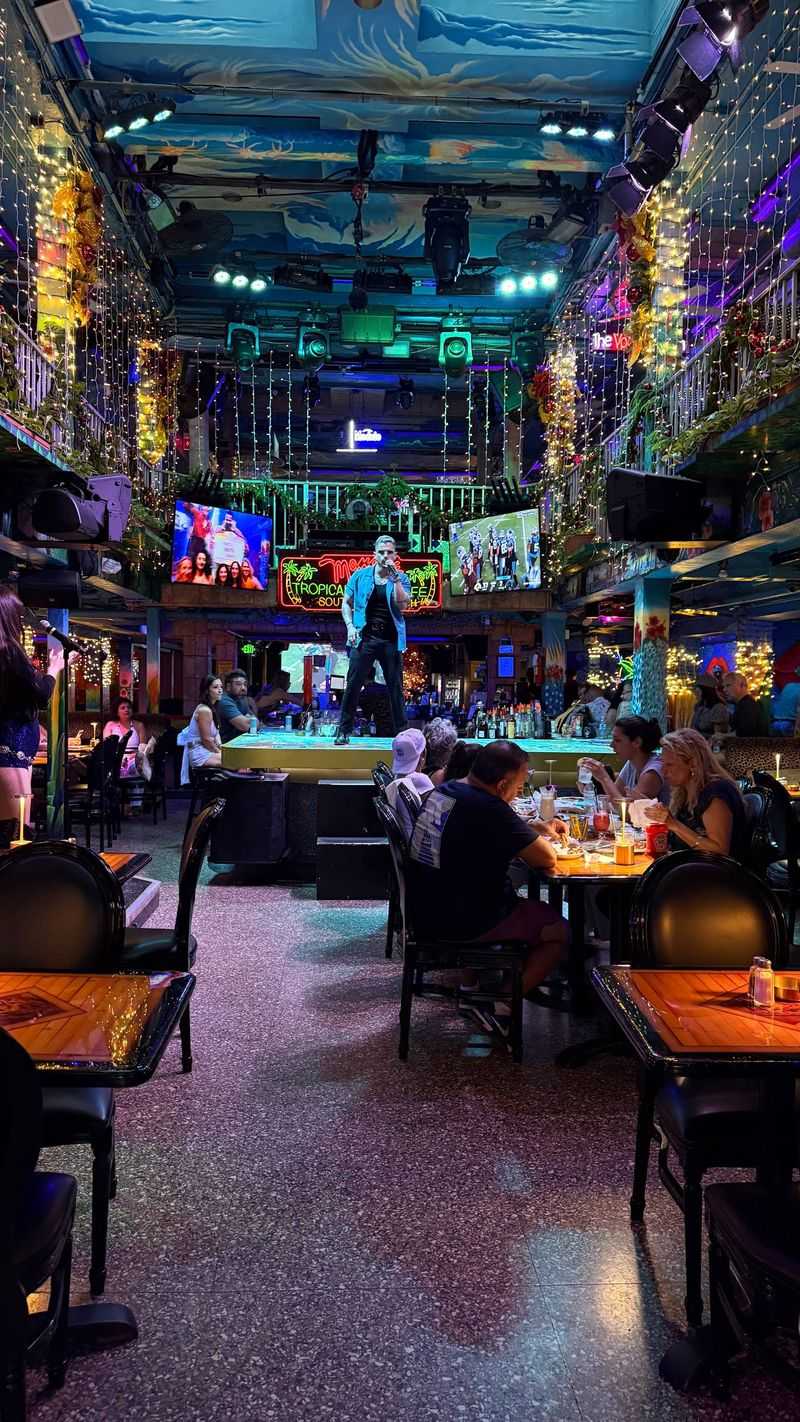 Mango’s Tropical Cafe (Miami Beach)