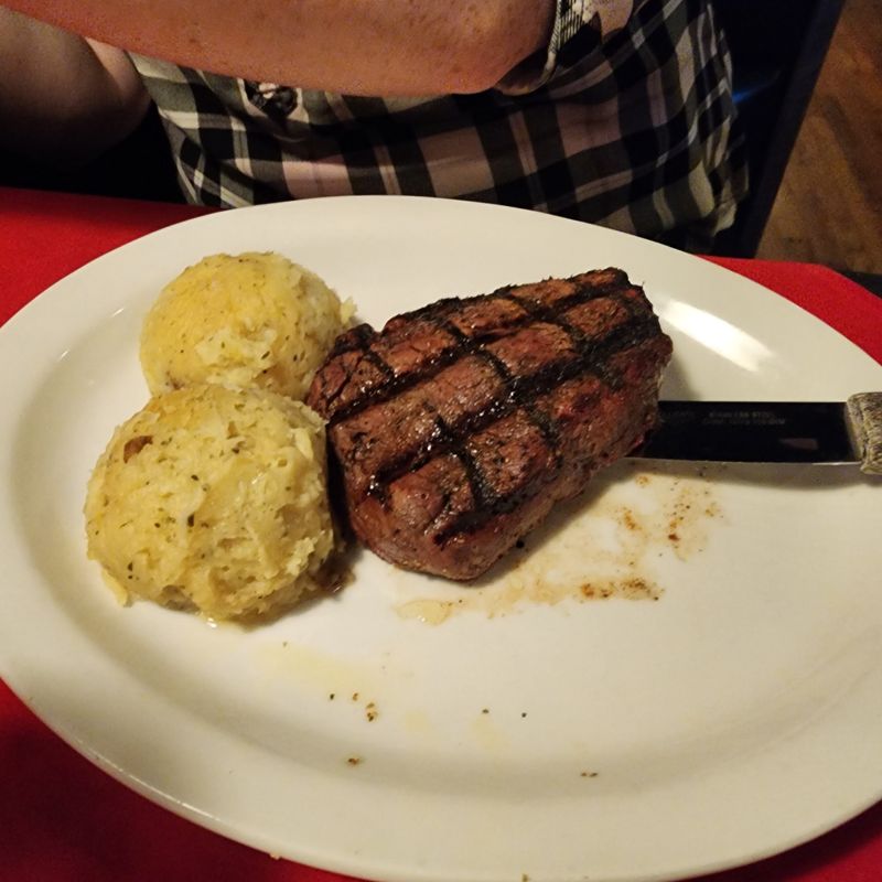 Edward’s Steakhouse (Clarksville)