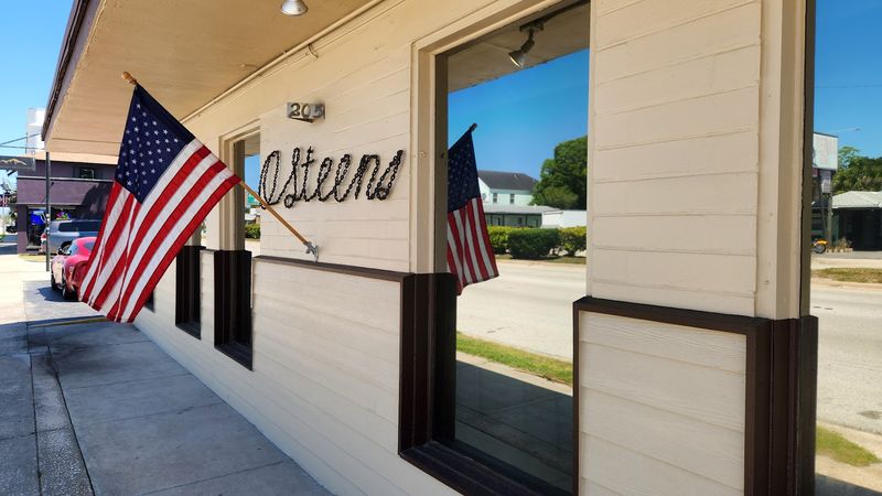 How To Tackle The Wait Like A Local