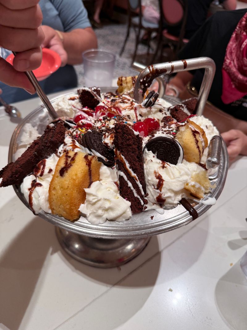 The “World’s Best” Vanilla Ice Cream — Beaches & Cream Soda Shop (Disney’s Beach Club, Orlando)