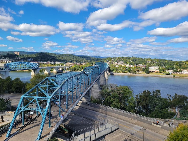 Chattanooga Riverwalk + Walnut Street Bridge (Chattanooga)
