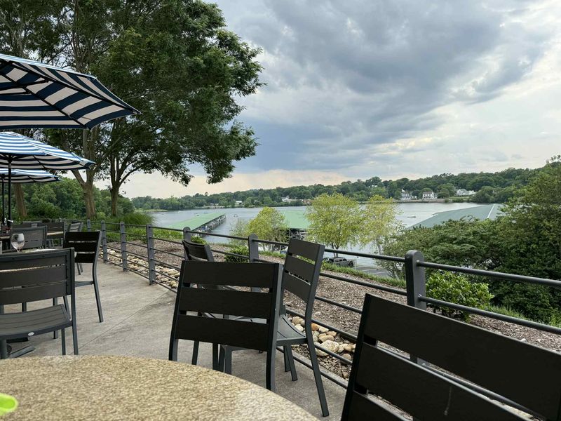 Lakeside Tavern (Knoxville)