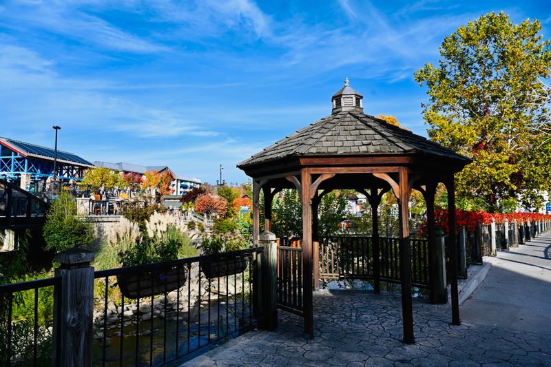 Why We Asked Travel Experts to Name Their Favorite Tennessee Winter Getaway