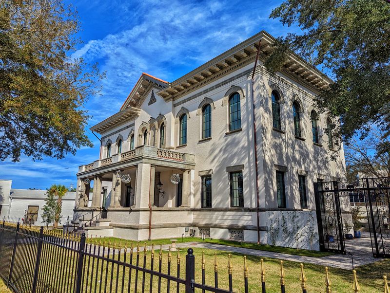 Gainesville + nearby springs