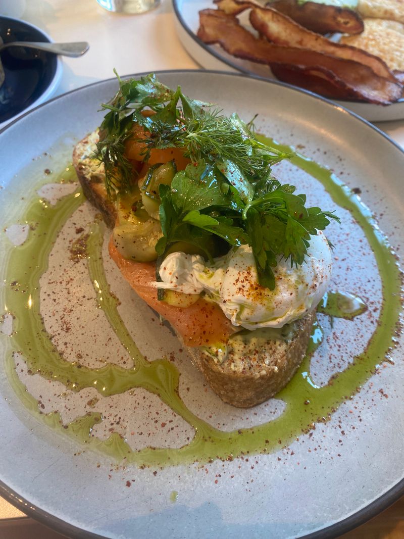 Two Hands (Nashville)