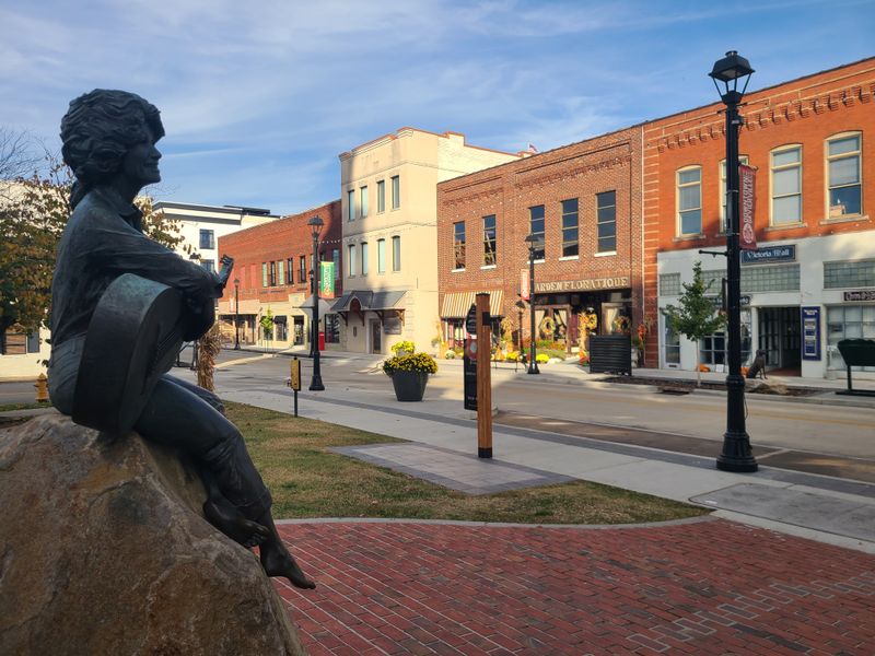 Strolling Historic Downtown and the Dolly Parton Statue
