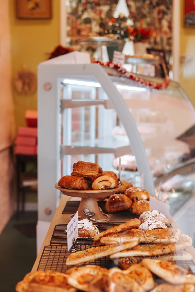 Polly Sparrow Bakery (Lebanon)