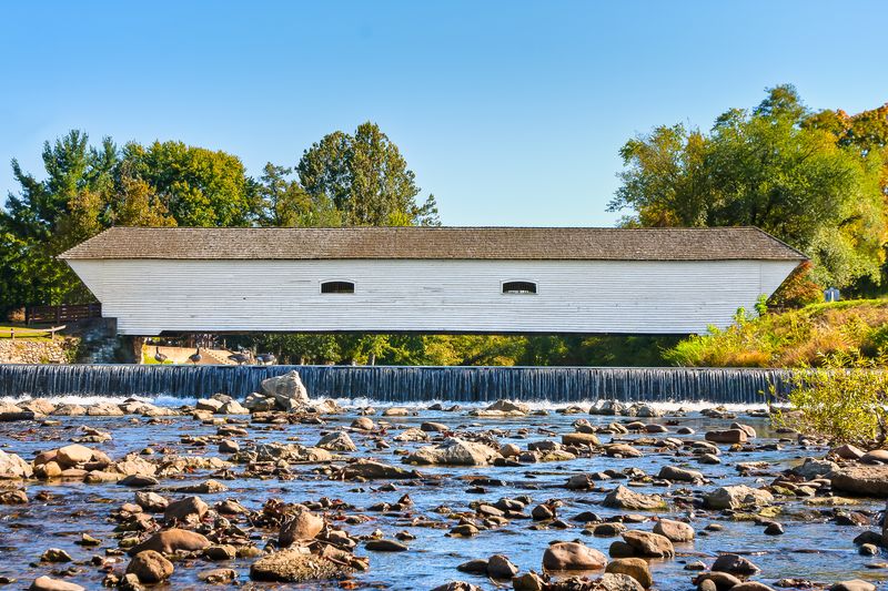 A Glimpse Back to 1882: The Bridge's Early Beginnings