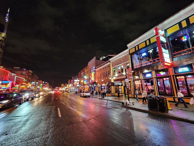 Watch Live Music on Broadway in Nashville