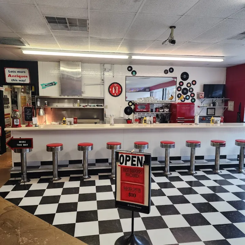 50's Diner &mdash; Pigeon Forge