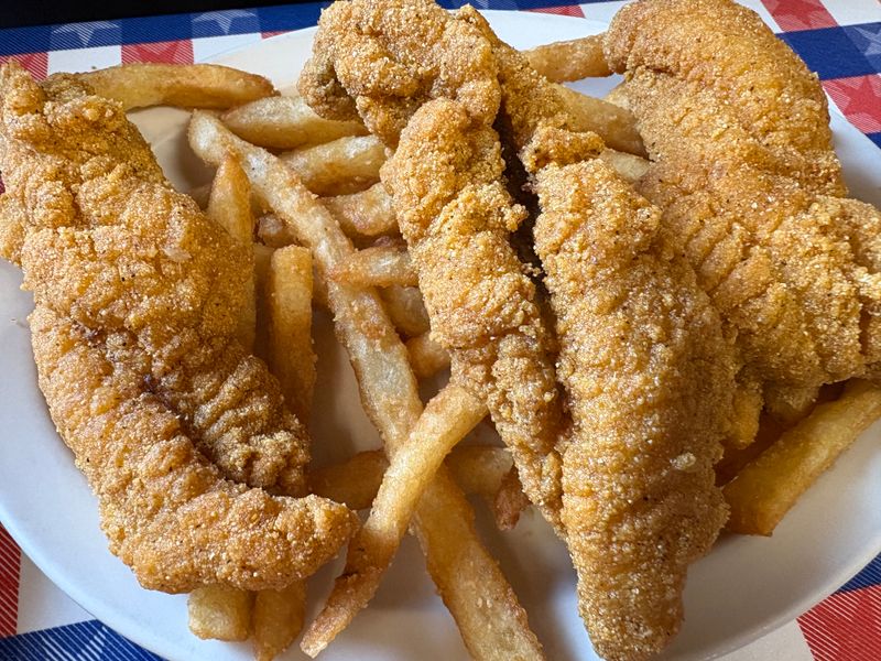 Huck Finn’s Catfish (Pigeon Forge)