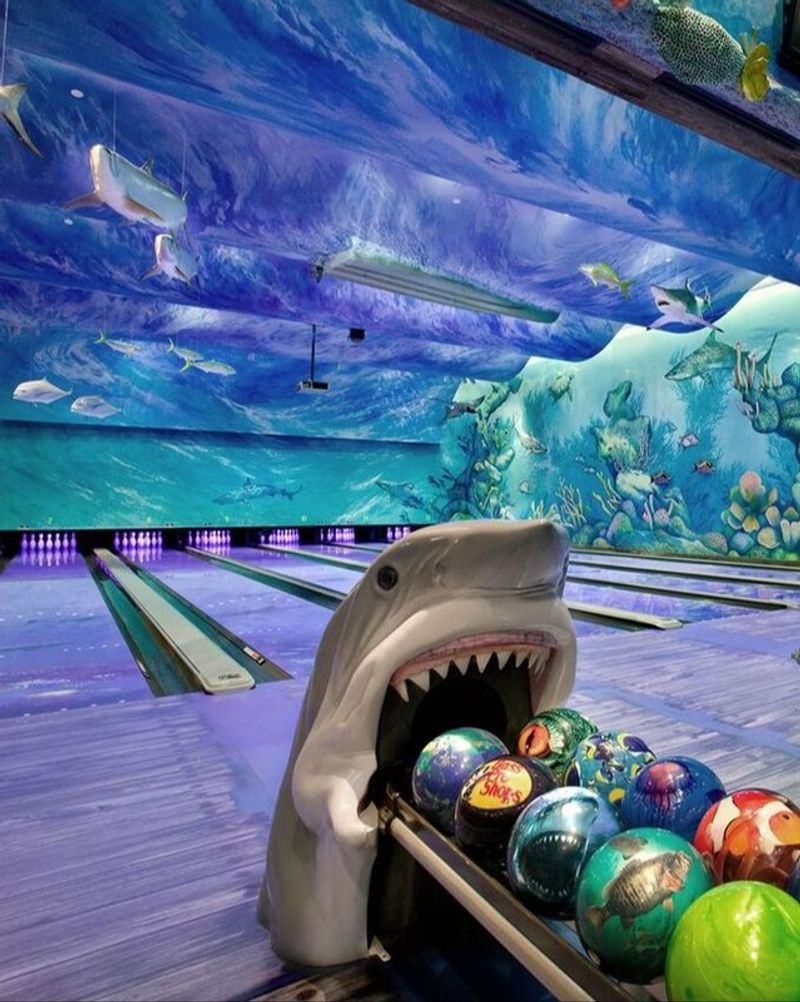 13 Ocean-Themed Bowling Lanes