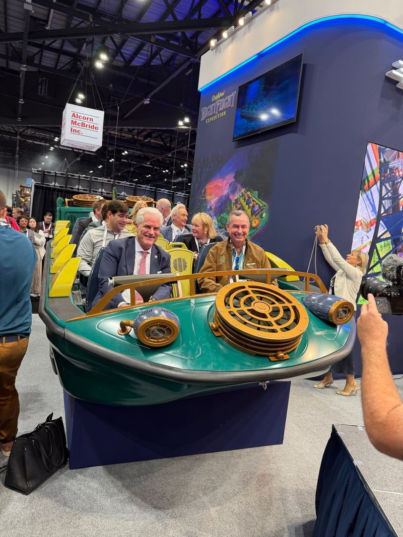 Ride System: Amphibious Aircraft Adventure