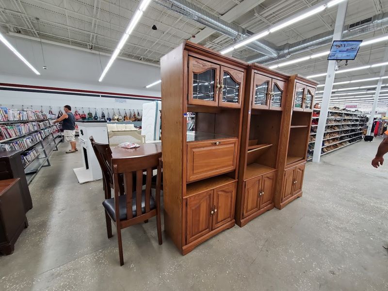 Smart Timing and Crowd Strategy